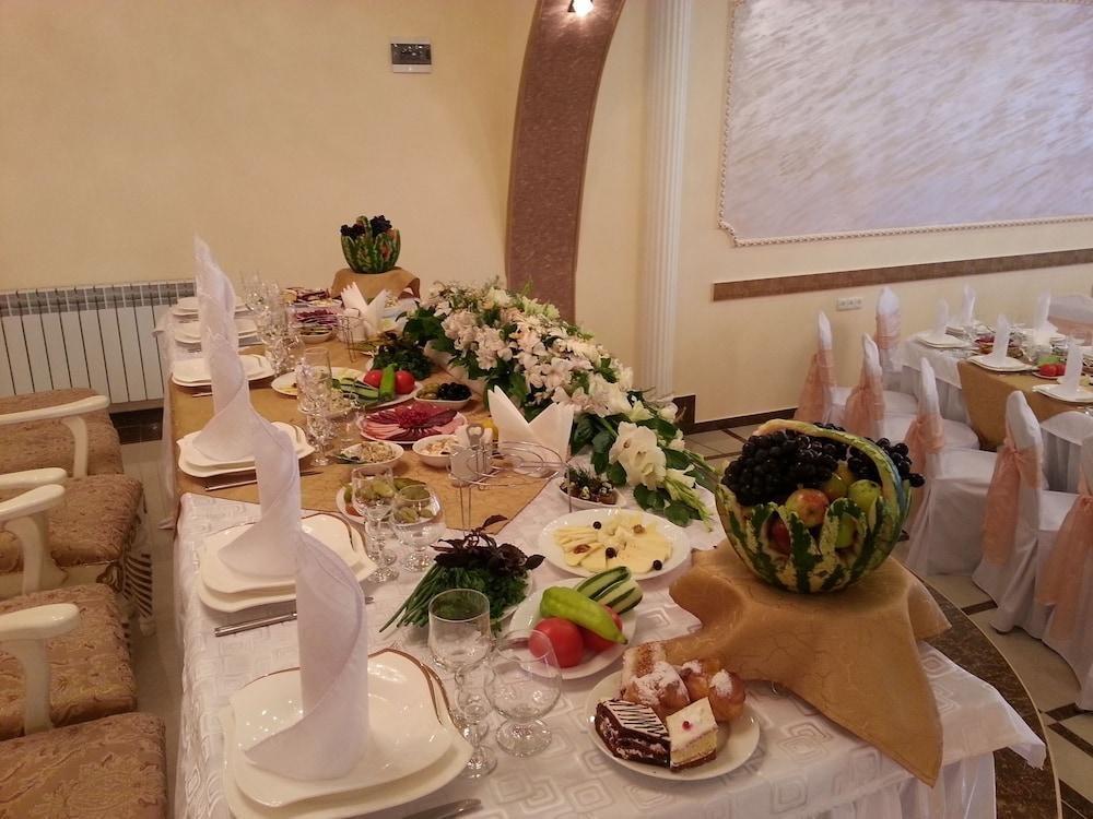 Narek+ Hotel Arrinj Exterior foto