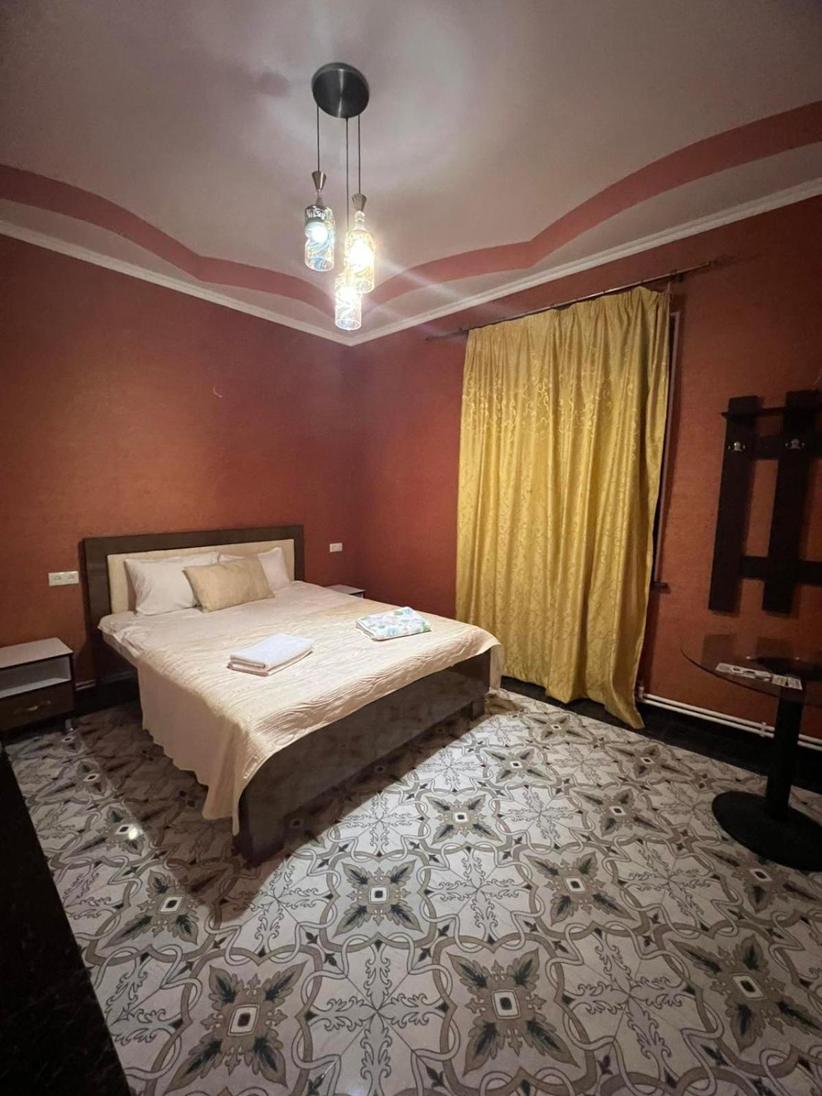 Narek+ Hotel Arrinj Quarto foto