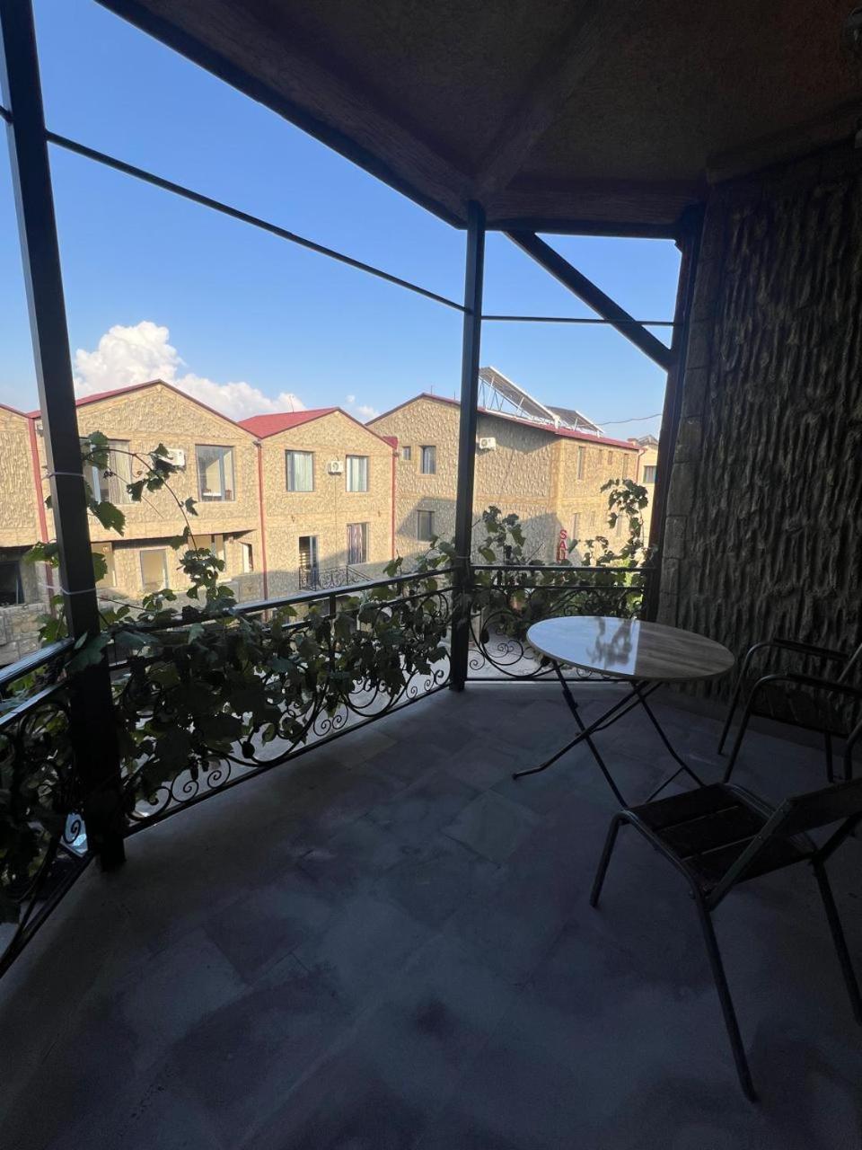 Narek+ Hotel Arrinj Quarto foto