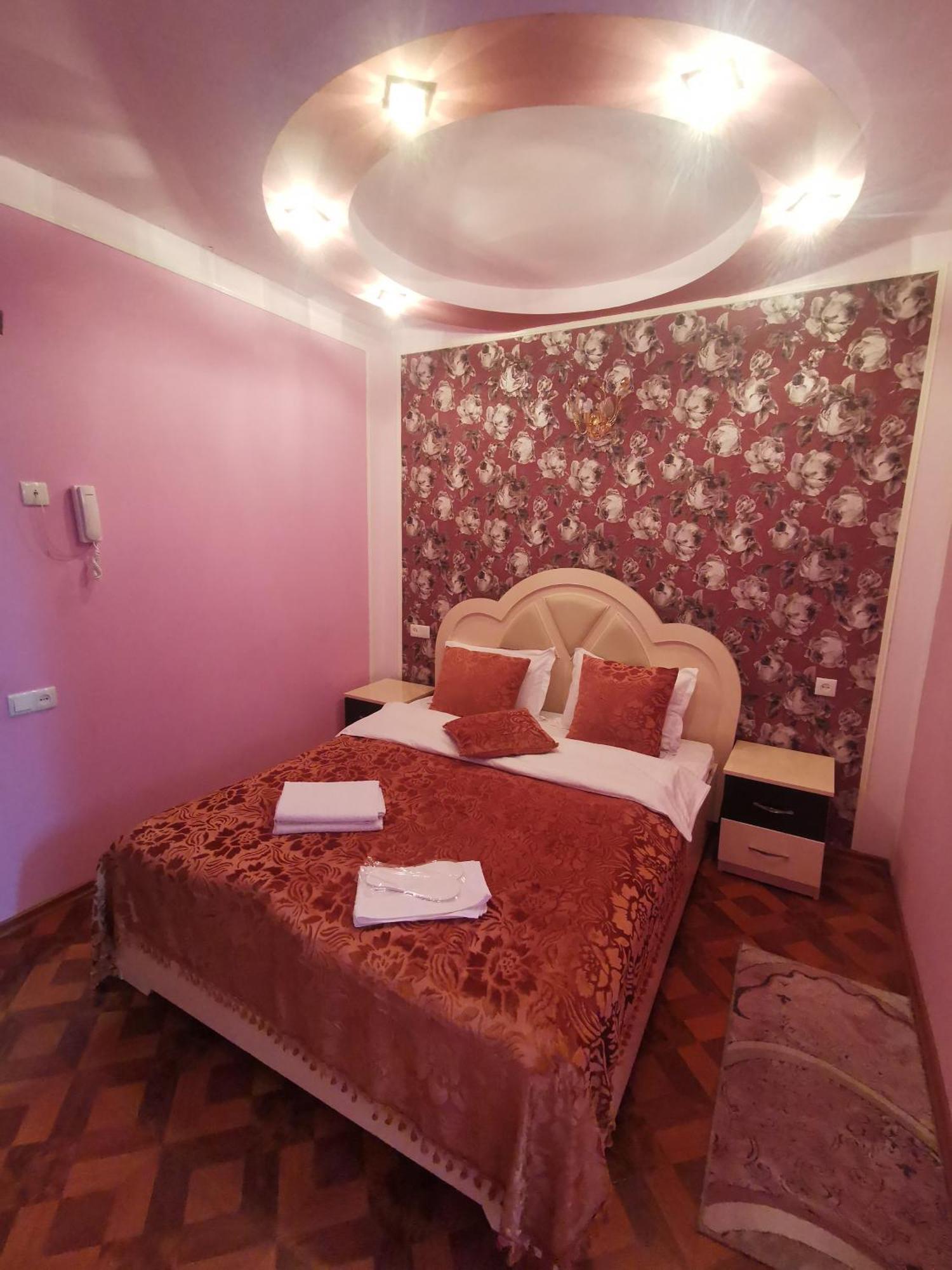Narek+ Hotel Arrinj Quarto foto