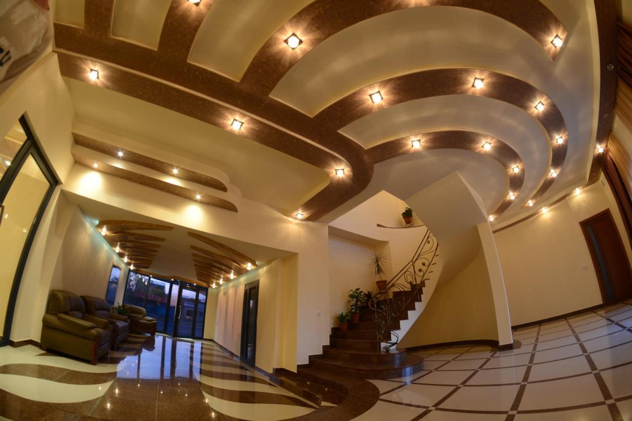 Narek+ Hotel Arrinj Exterior foto